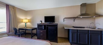 Super 8 by Wyndham Jackson MN