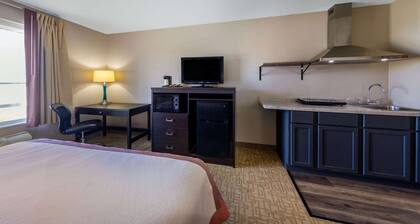 Super 8 by Wyndham Jackson MN