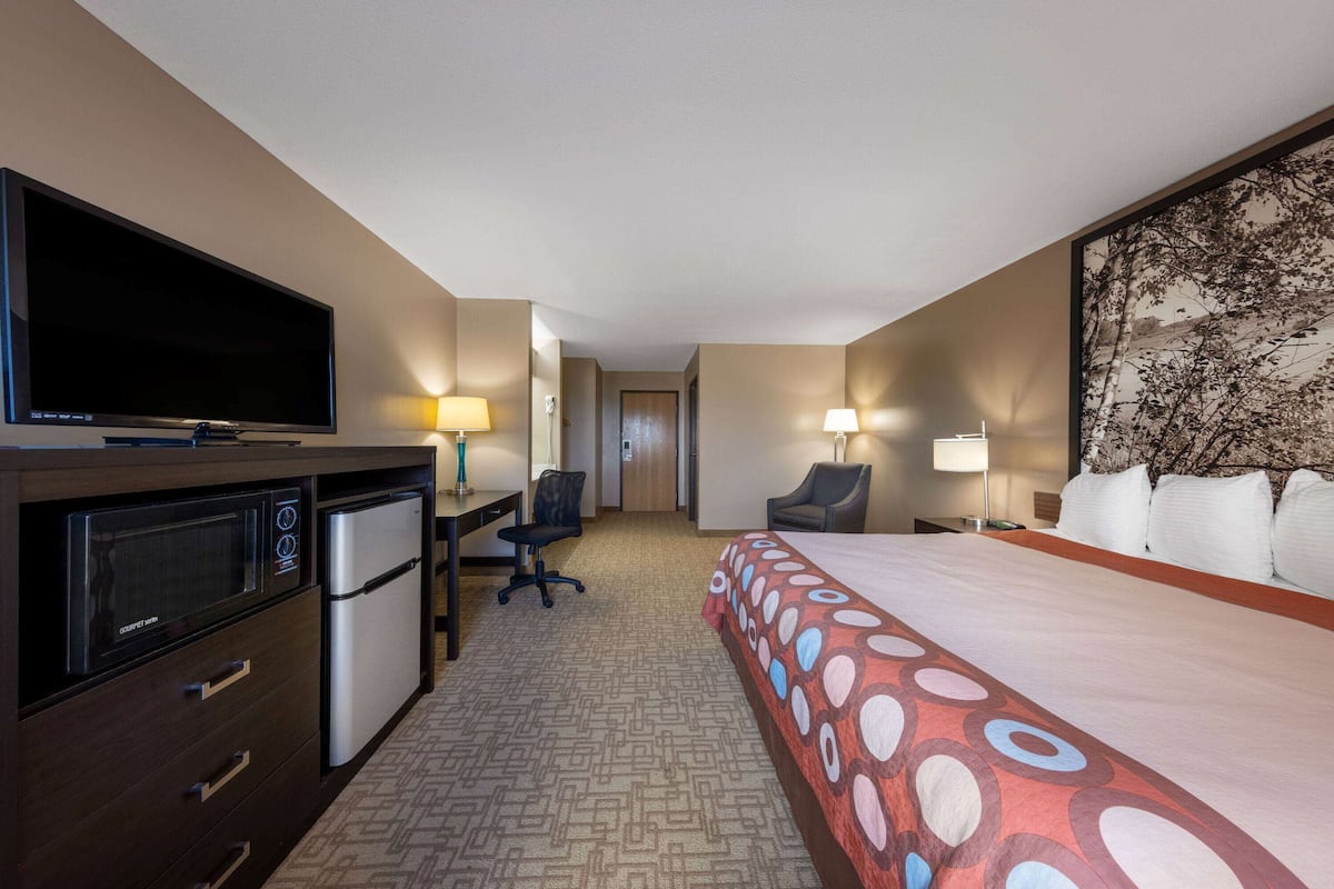 In-room safe, desk, blackout curtains, soundproofing