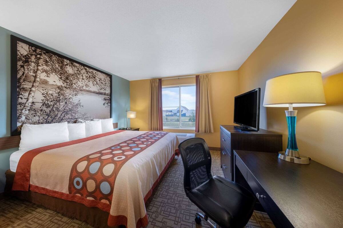 In-room safe, desk, blackout drapes, soundproofing