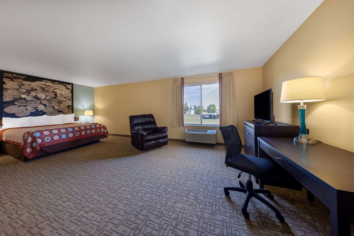 In-room safe, desk, blackout curtains, soundproofing