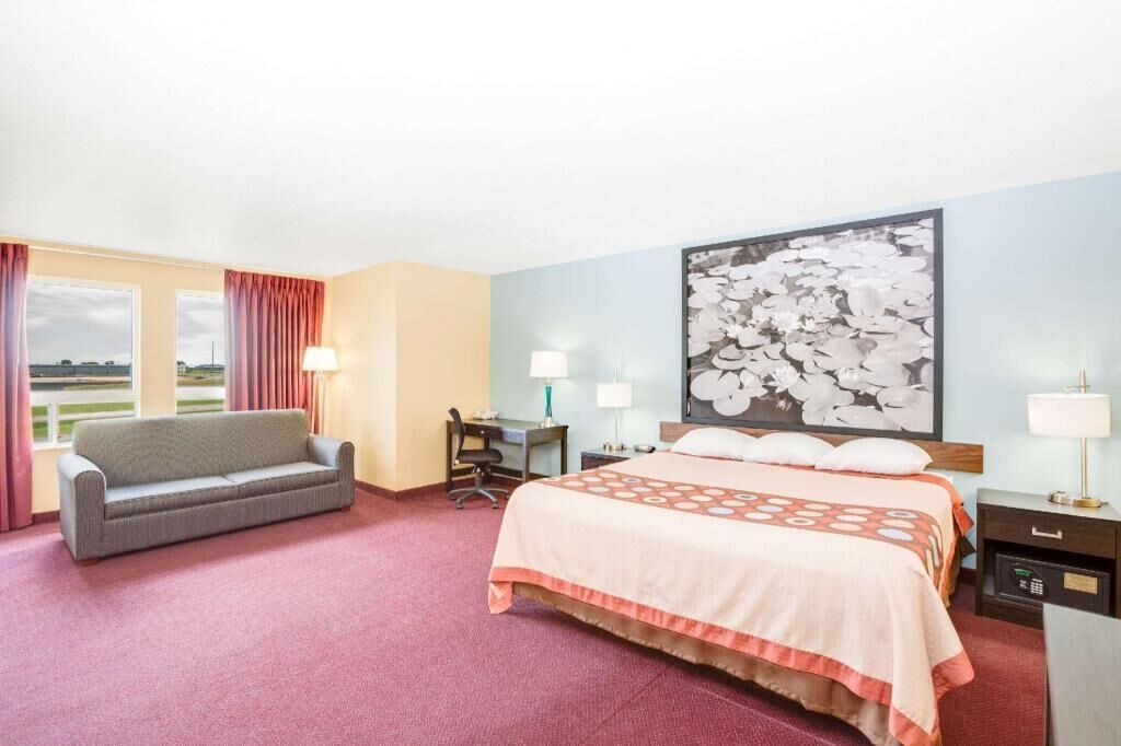 Caja de seguridad en la habitación, escritorio y cortinas blackout 