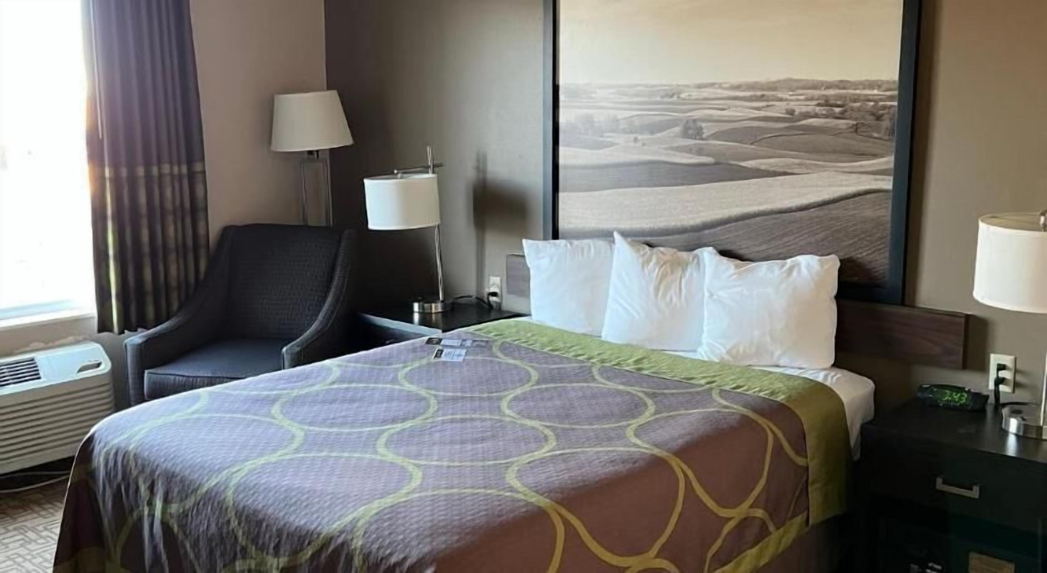 Caja de seguridad en la habitación, escritorio y cortinas blackout 