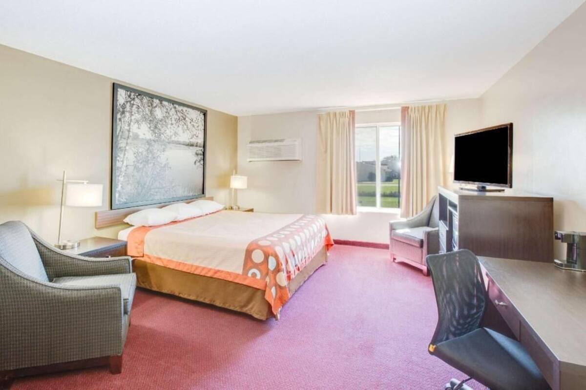 In-room safe, desk, blackout drapes, soundproofing