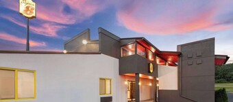 Super 8 by Wyndham Bridgeport/Clarksburg Area