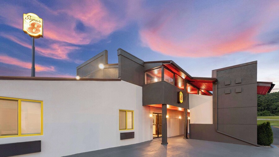 Super 8 by Wyndham Bridgeport/Clarksburg Area