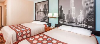 Super 8 by Wyndham Shipshewana