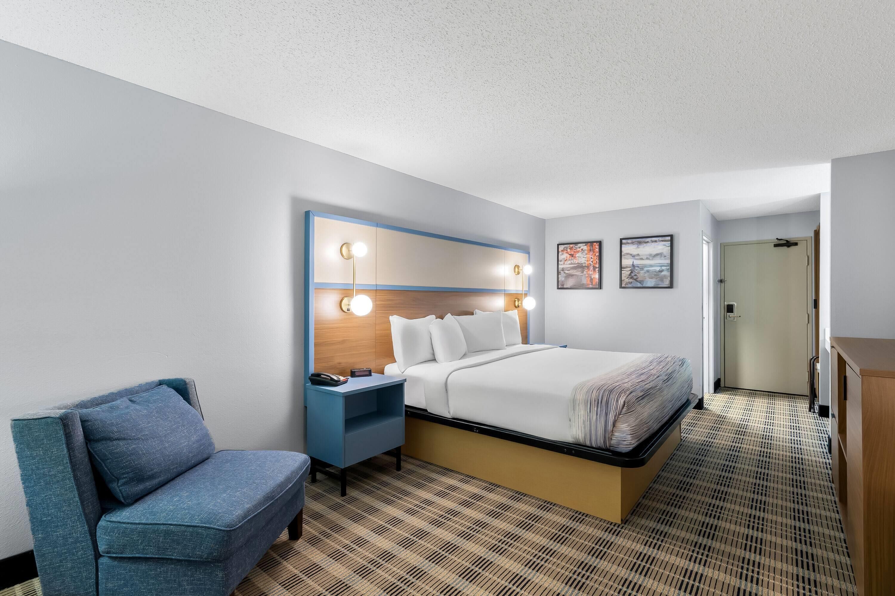 Kamer, 1 kingsize bed, niet-roken | Een bureau, een laptopwerkplek, verduisterende gordijnen