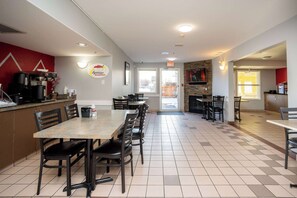 Free daily continental breakfast  - Ramada by Wyndham Cranbrook (Cranbrook)