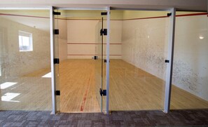 Sports facility - Super 8 by Wyndham Dauphin (Dauphin)