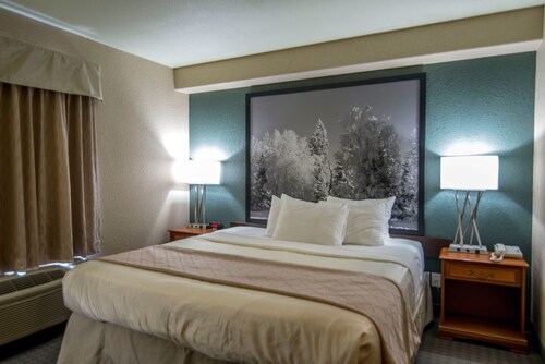 Super 8 by Wyndham Dauphin