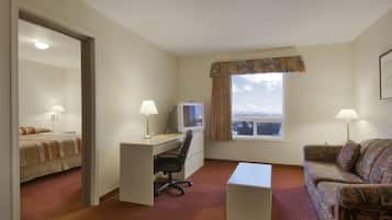 Studiosuite, 1 King-Bett, Nichtraucher | Wohnzimmer | Fernseher