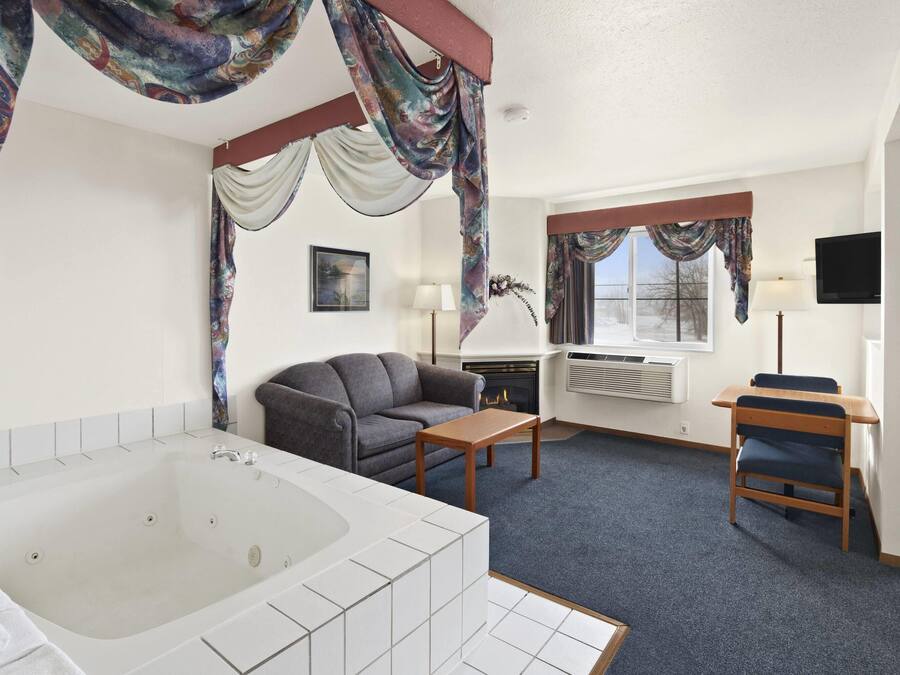 Cortinas blackout, tabla de planchar con plancha y wifi gratis