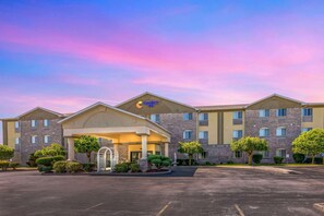 Exterior - Comfort Inn Fremont (Fremont)