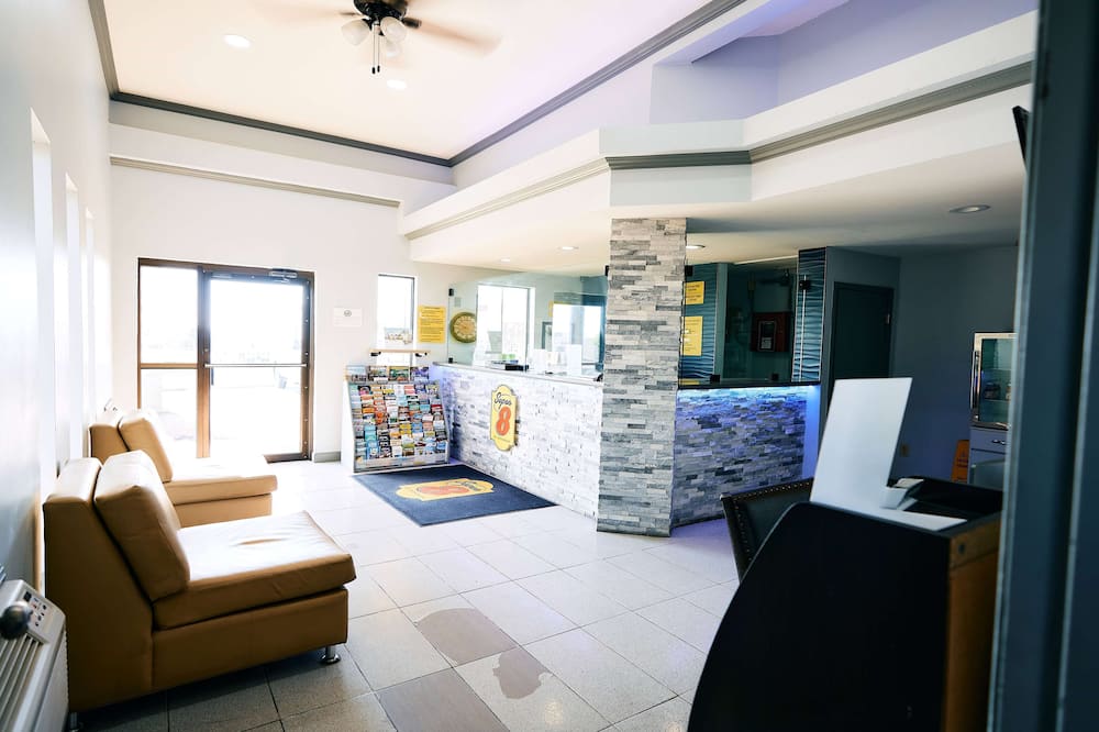 Super 8 by Wyndham Pueblo
