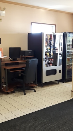 Business center. Super 8 by Wyndham Moose Jaw SK