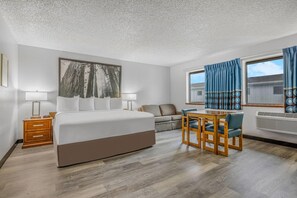 Room, 1 King Bed - Super 8 by Wyndham Arcata (Arcata)