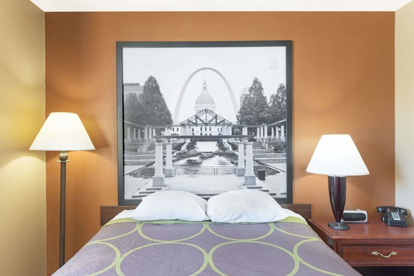 In-room safe, desk, WiFi (free), bed sheets