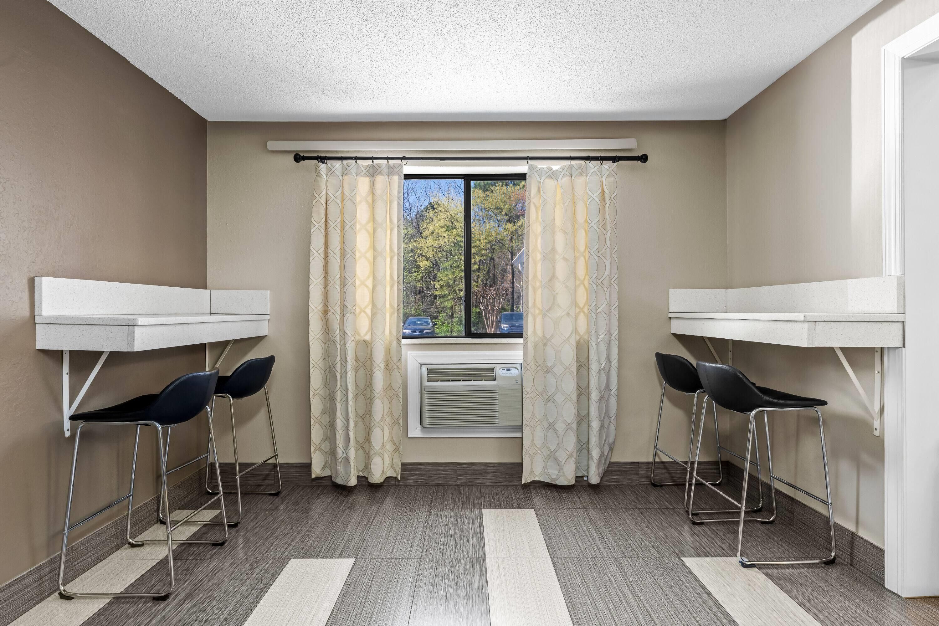 فطور قائم على الخدمة الذاتية مجانًا يوميًا