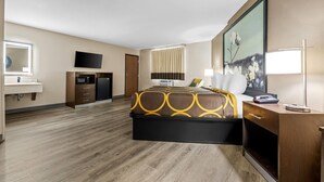 Studio Suite, 1 Tempat Tidur King, Bebas Asap Rokok | Meja kerja, ruang kerja ramah laptop, dan tirai kedap cahaya