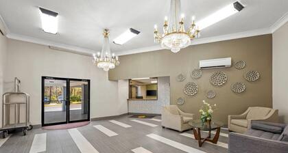 Super 8 by Wyndham Homewood Birmingham Area