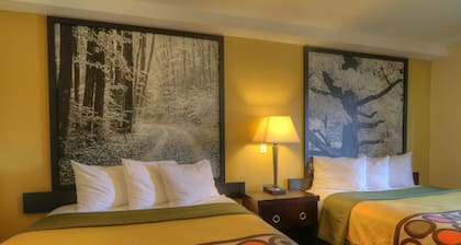 Super 8 by Wyndham Mt. Pleasant