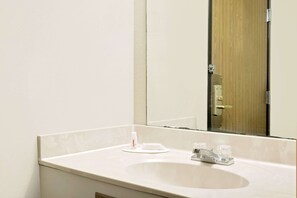 Zimmer, 1 King-Bett, Nichtraucher | Badezimmer