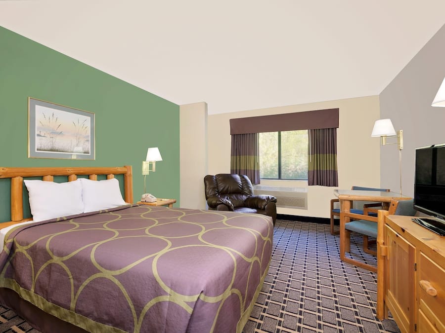 Room, 1 Queen Bed, Non Smoking | Rollaway beds, Internet, alarm clocks