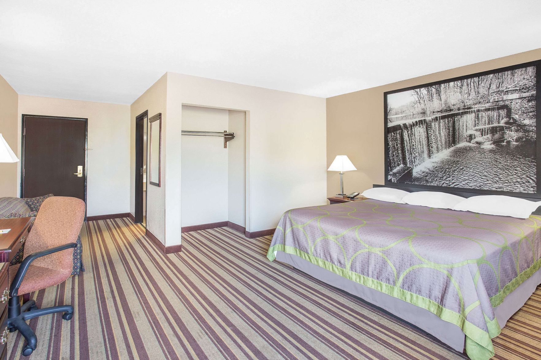 Desk, free cribs/infant beds, rollaway beds, free WiFi