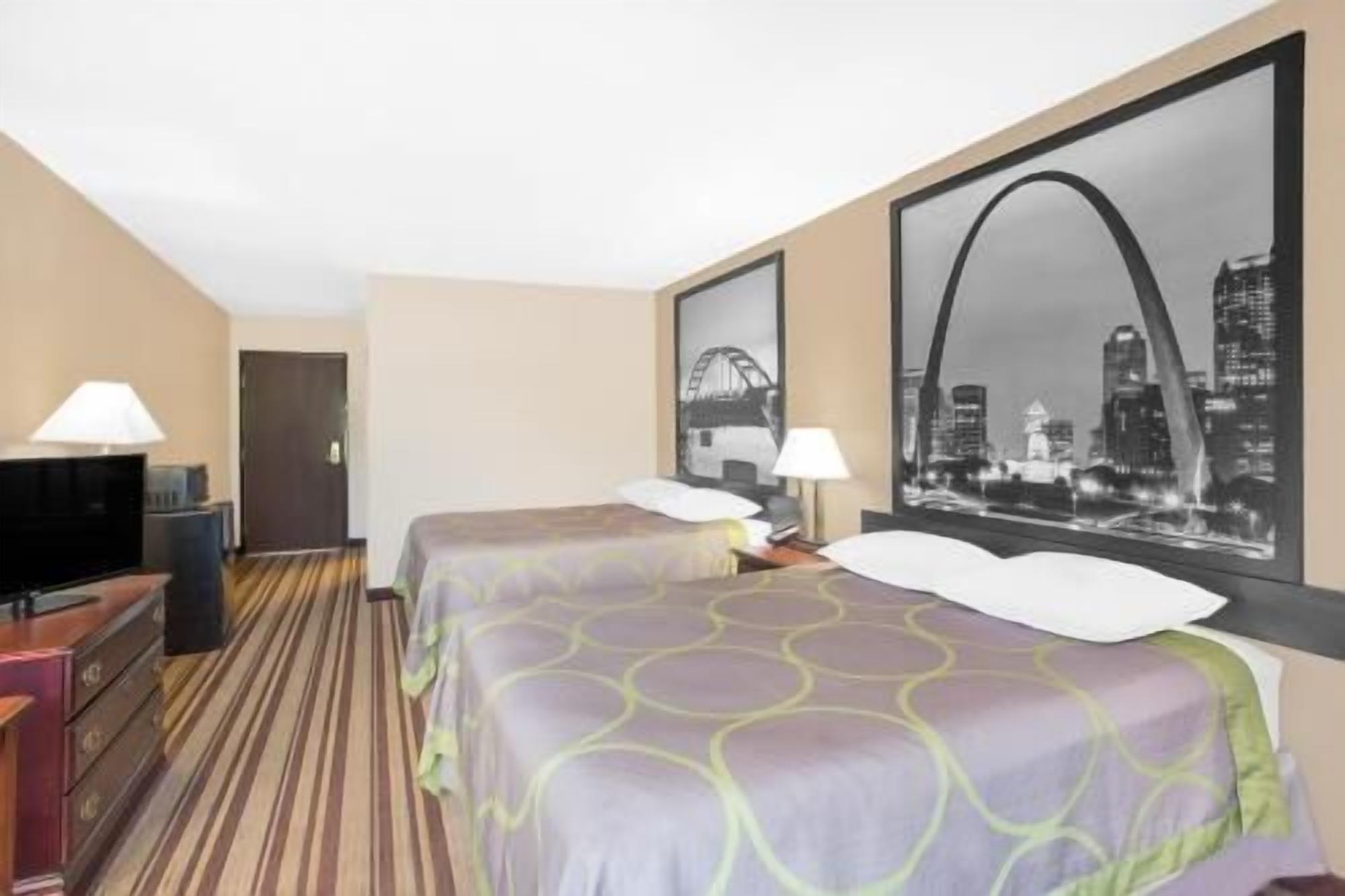 Desk, free cribs/infant beds, rollaway beds, free WiFi