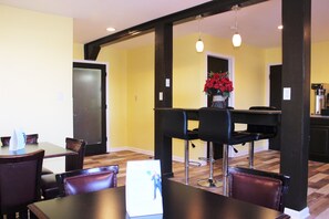 包含每日外带式早餐