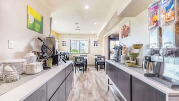 Free daily continental breakfast