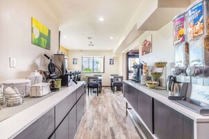 Free daily continental breakfast
