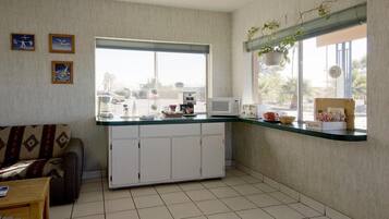 Free daily continental breakfast