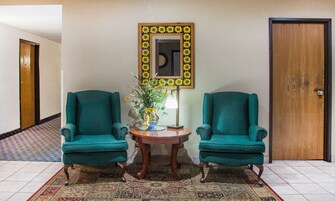 Escritorio y espacio para trabajar con laptop 