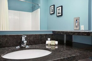 Hair dryer, towels - Super 8 by Wyndham Indio (Indio)