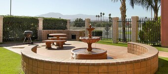 Super 8 by Wyndham Indio