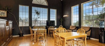 Super 8 by Wyndham Auburn