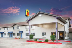 Exterior - Super 8 by Wyndham Van Buren/Ft. Smith Area (Van Buren)