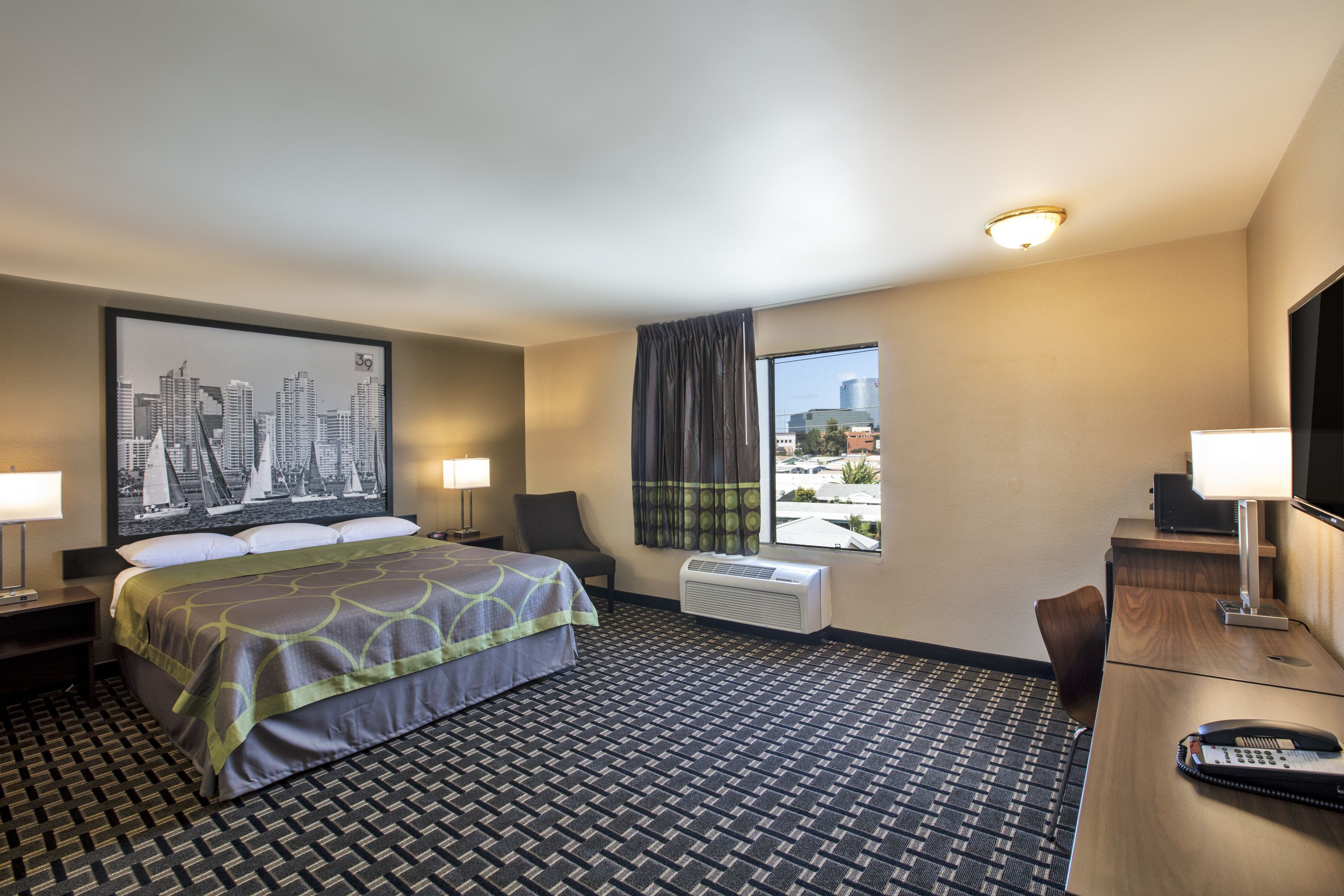 Standard Room, 1 King Bed, Non Smoking, Refrigerator & Microwave | Desk, rollaway beds, free WiFi, bed sheets