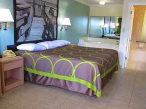 Strykejern/-brett og barnesenger (inkludert)