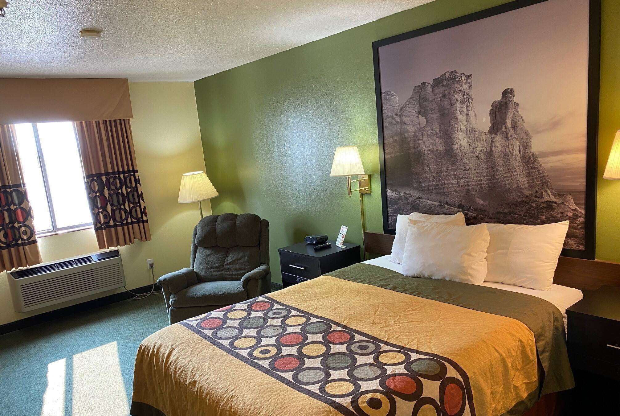 책상, 노트북 작업 공간, 암막 커튼, 다리미/다리미판