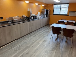 Desayuno para llevar gratuito y diario
