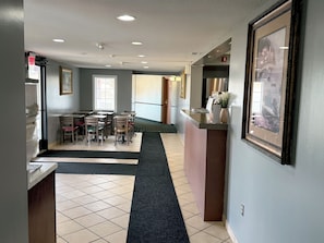 Télévision à écran plat de 42 pouces avec chaînes par câble, télévision