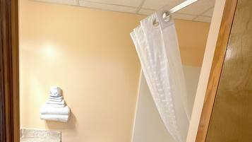 Ducha y bañera combinadas y secador de pelo