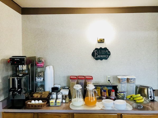 Free daily continental breakfast 
