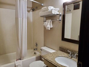 Combined shower/tub, hair dryer, towels