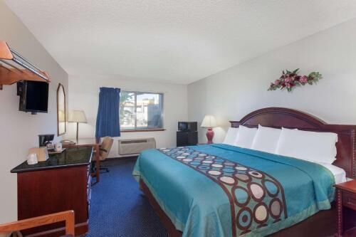 Desk, iron/ironing board, free WiFi, bed sheets