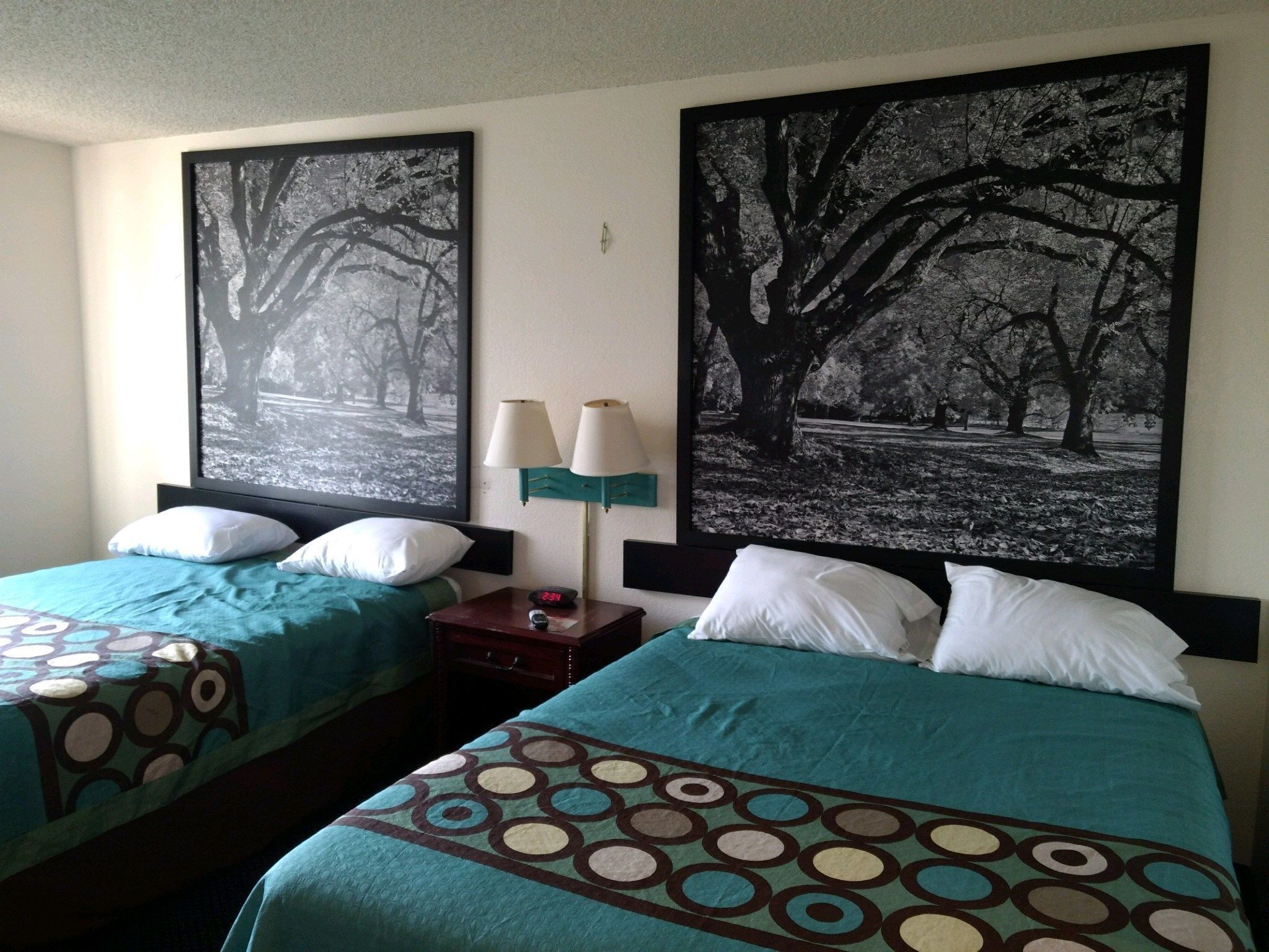 Desk, iron/ironing board, free WiFi, bed sheets