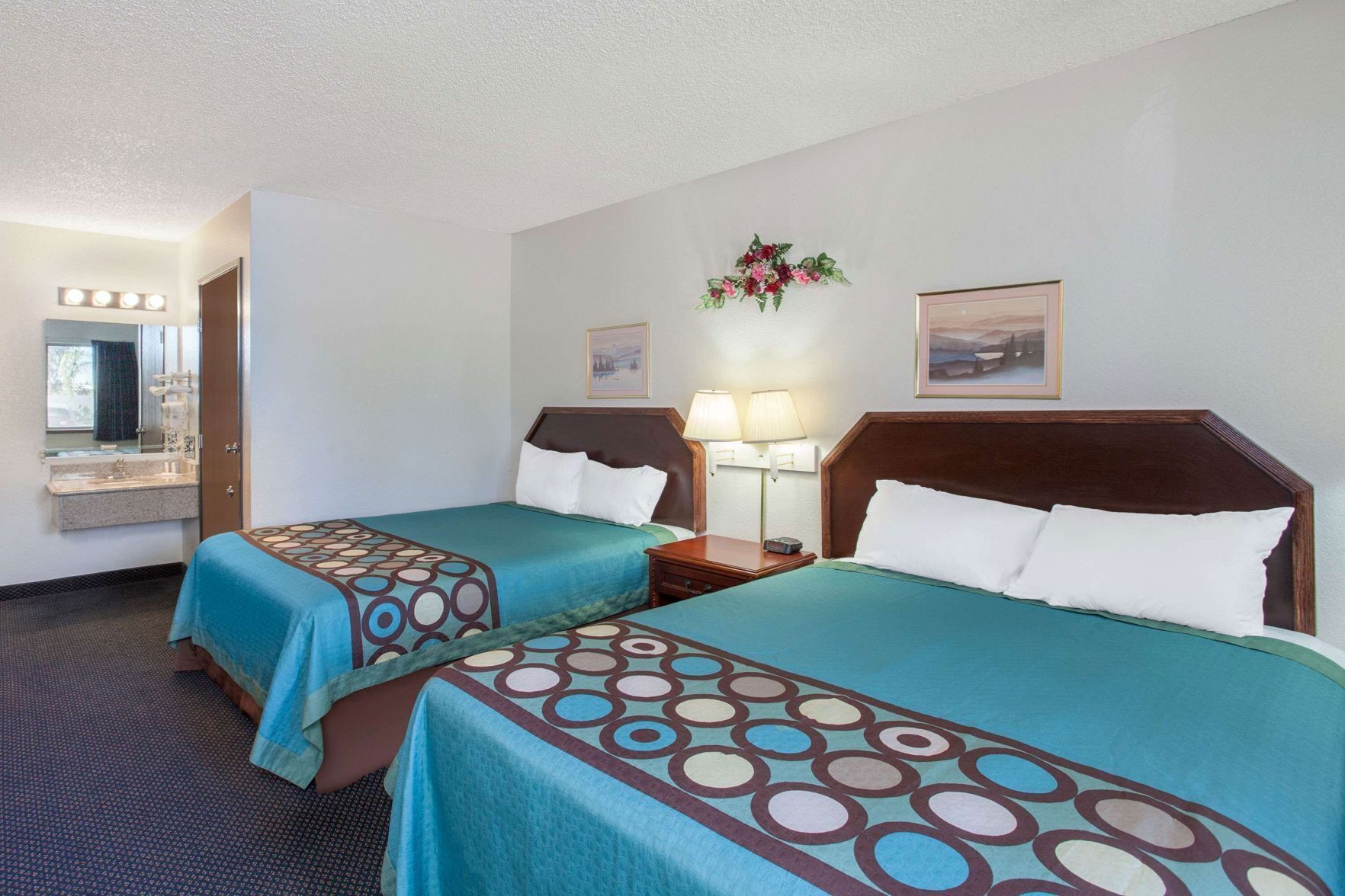 Desk, iron/ironing board, free WiFi, bed sheets